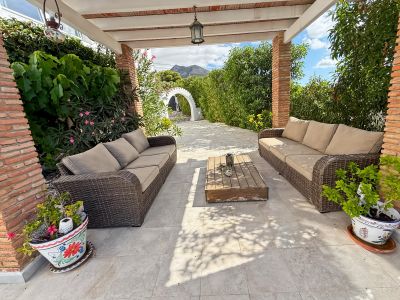 Villa Independiente en Entorno Tranquilo con Espectaculares Vistas al Mar – Benalmádena