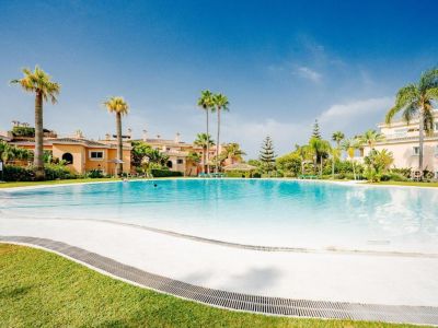 Spectaculaire appartement très spacieux situé dans le quartier de Guadalmansa Beach, sur la Nouvelle Mila de Oro