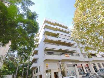 Exclusivo apartamento en edificio emblemático junto a la playa y el Faro de Marbella