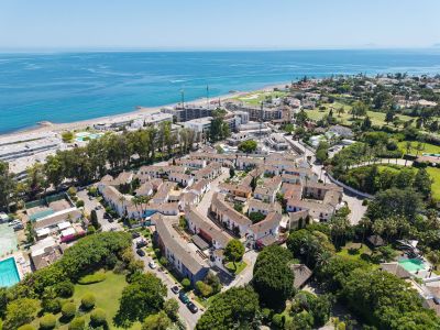 Lujosa casa totalmente reformada a escasos metros de la playa en Guadalmina Baja, Marbella