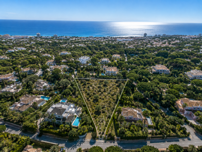 Estupenda parcela, muy bien orientada y con fabulosas vistas al mar en El Rosario, Marbella Este