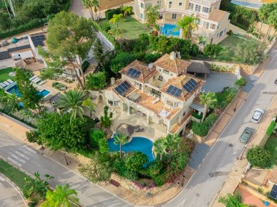 Beautiful villa in the prestigious Santa Maria Golf area, Marbella East