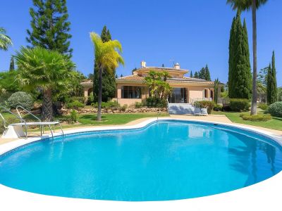 Lujosa villa con espectaculares vistas en Las Cumbres de Elviria, Marbella