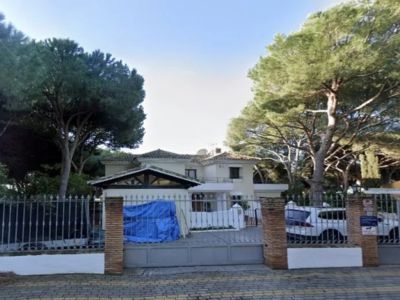 Maravillosa villa en Cabopino, Marbella Este. Alquilada actualmente, se vende con rentabilidad