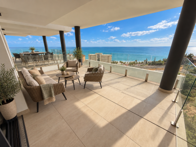 Espectacular apartamento con vistas panorámicas al mar en El Higuerón, Fuengirola