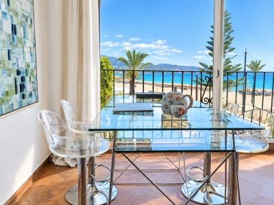 Espectacular apartamento de 95m² con vistas al mar en el corazón de Puerto Banús, Marbella