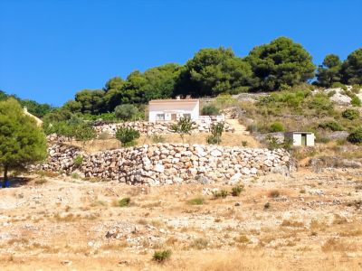 Casa con encanto en Yunquera, vistas espectaculares y parcela de 1.600 m²