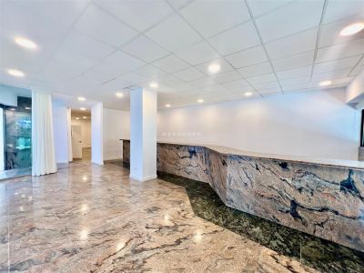 Gran oportunidad de inversión! Local comercial en venta en el centro de Marbella, junto a Ricardo Soriano