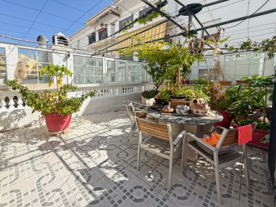 Gran piso con varias terrazas en Estepona