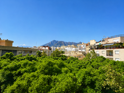Elegante apartamento en alquiler por temporada reformado en el corazón de Marbella
