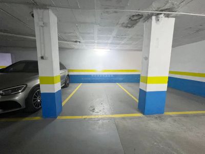 Plaza de parking in Jardines de Andalucia
