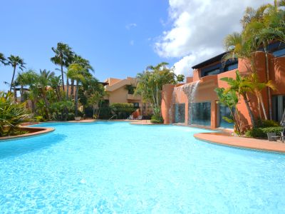 Precioso apartamento en Mansion Club, con jardín y acceso directo a las bonitas zonas comunes, Marbella Golden Mile