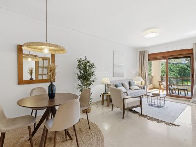 Precio reducido, gran apartamento reformado y decorado; con bonitas vistas, muy luminoso y situado en recinto cerrado