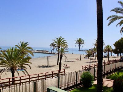 Estupendo apartamento con increíbles vistas al mar en pleno corazón de Puerto Banús, Marbella