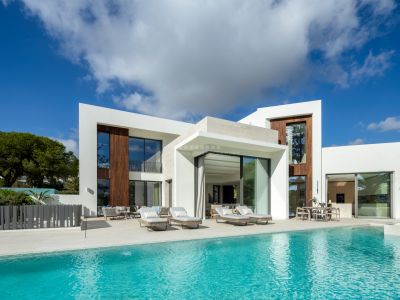 Exquisita villa en primera línea de golf en Las Brisas del Golf, Nueva Andalucía, Marbella
