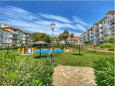 Fantástico apartamento de planta baja con jardín en Pinos de Nagüeles, Marbella Milla de Oro
