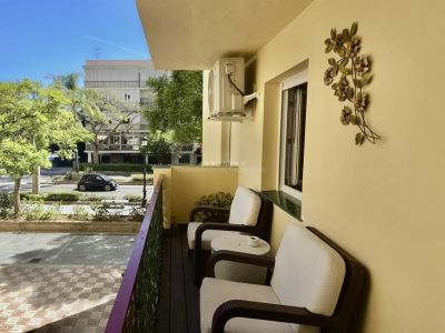 Amplio apartamento de 3 dormitorios totalmente reformado en Marbella Centro
