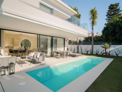 Modern Villa located in Rio Verde, Golden Mile, just 100M from the beach