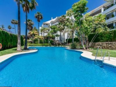 PRECIO REDUCIDO! Fantástico apartamento en Guadalmina baja a unos metros de la playa
