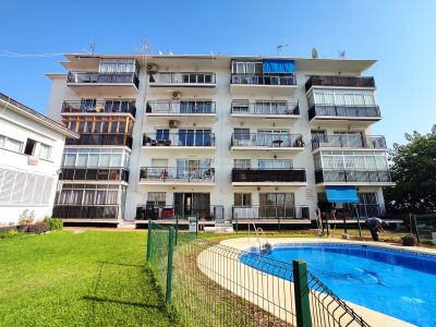 Piso de 2 dormitorios en La Carihuela con vistas al mar