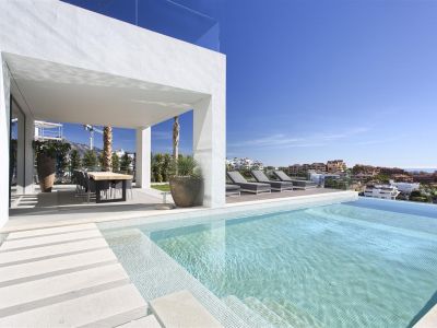 Villa contemporánea de nueva construcción en La Alqueria (Benahavis)