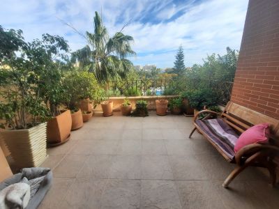 Apartamento de lujo situado frente del parque de la Paloma