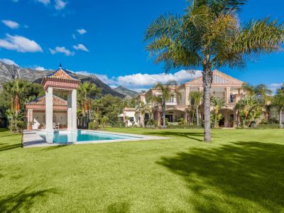 Amazing palatial-style mansion in La Quinta de Sierra Blanca, Marbella