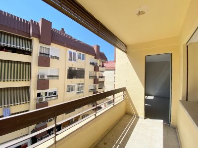 Amplio piso con 2 terrazas y 2 baños