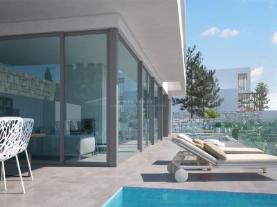 VILLA YENTHE con vistas panorámicas en El Rosario (Marbella)