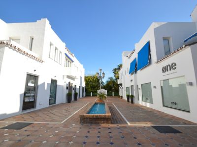 Increíble local comercial en Alahambra del Mar, zona exclusiva de Marbella en centro comercial exterior