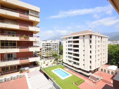 Excepcional apartamento a 50 metros de la playa y vistan magnificas totalmente reformado en Marbella Centro
