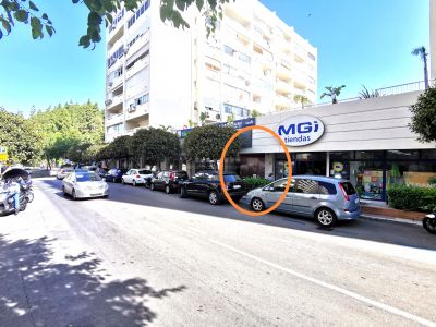Local comercial de 100m a pie de calle en zona comercial a 1 minuto de Ricardo Soriano en Marbella Centro
