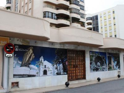 ¡Fantástica oportunidad! Amplio local comercial a pie de calle en el centro de Marbella a unos pasos de la playa