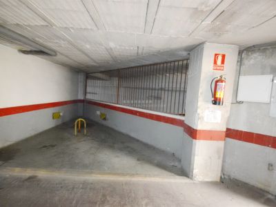 Se Vende plaza de garaje en zona muy centrica a muy buen precio.