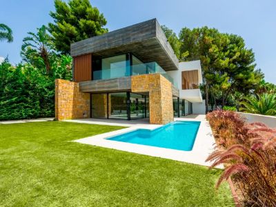 Espectacular villa de estilo moderno y obra nueva en Rocío de Nagüeles, Milla de Oro de Marbella