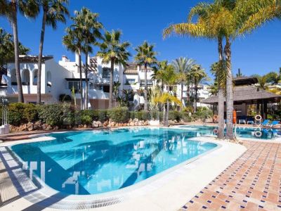Precioso apartamento en exclusiva urbanización en Puerto Banús, Marbella