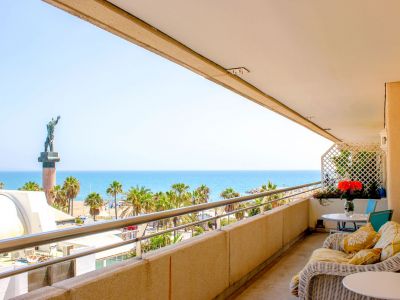 Impresionante apartamento con vistas al mar en Puerto Banús