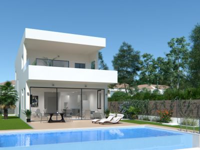 Exclusivo villa de estilo moderno a estrenar a unos pasos de Puerto Banús, en Pernet, Estepona