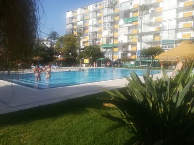 Apartamento con una piscina cominitaria cerca de Parque der Paloma ,Benalmádena