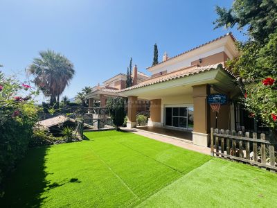 Preciosa casa adosada en alquiler junto a campo de golf en Santa Clara, Marbella