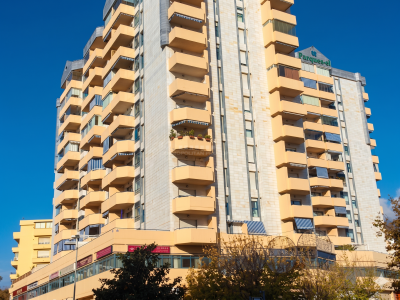 Fantástica y luminosa oficina en zona muy transitada en Marbella Centro, Edificio Parquesol