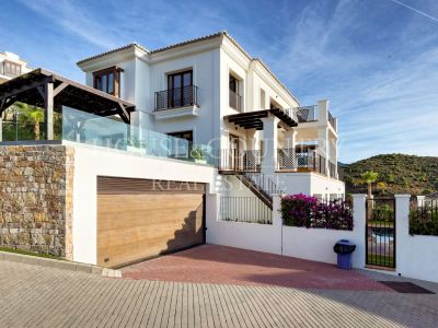Villa in Benahavis Hills Country Club, Benahavis
