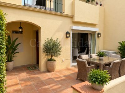 Apartamento Planta Baja en Los Pinos de Aloha, Marbella