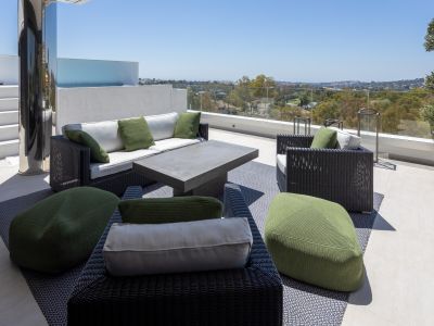 Penthouse in Azahar de Marbella, Marbella