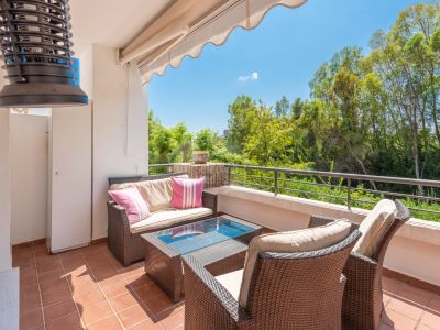 Apartamento en Los Arqueros, Benahavis