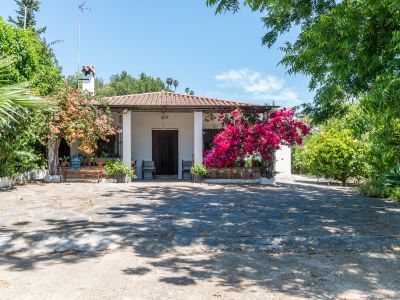Finca in Estepona