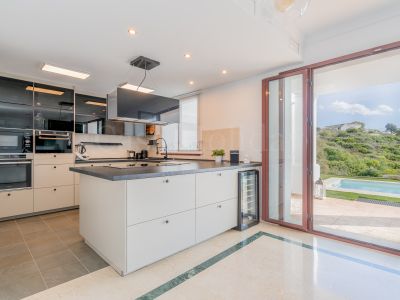 Town House in Doña Julia, Casares