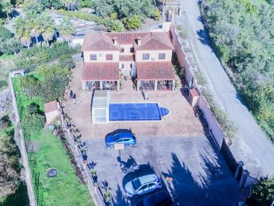 Villa in Altos de Estepona, Estepona