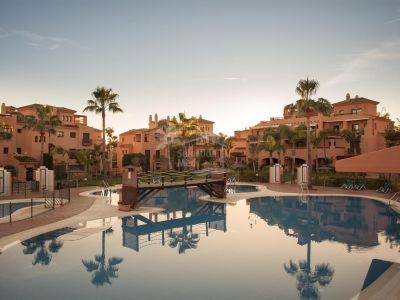 Apartment in Beach Side New Golden Mile, Estepona
