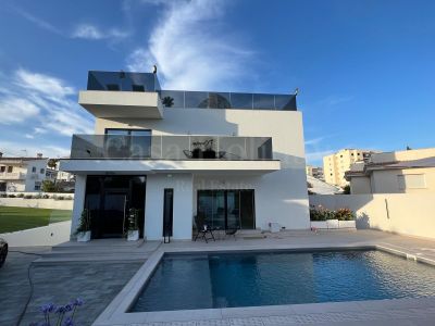 Villa in Benalmadena Costa, Benalmadena